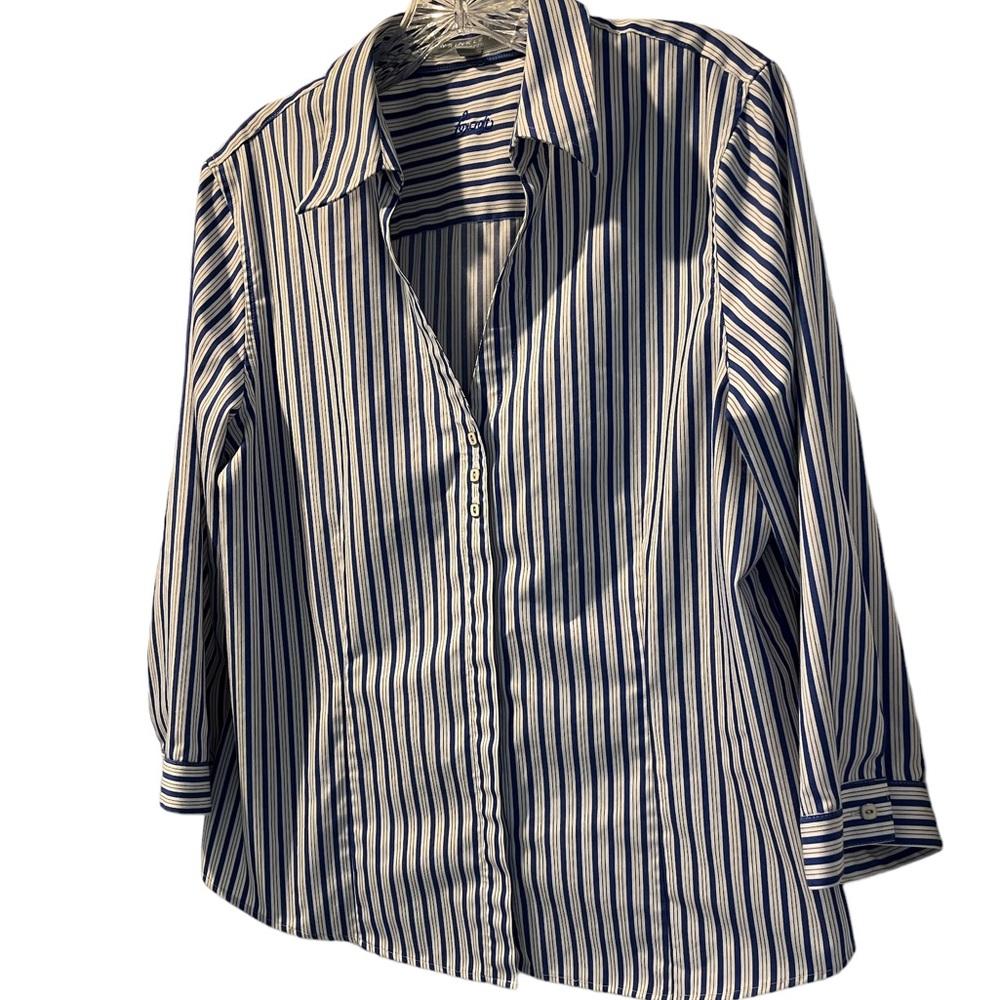 Sale! Foxcroft Wrinkle Free Fitted Blue and White Stripe Shirt Size 12